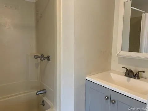 $1,650 | 17 West Street, Unit 2, Warwick, NY 10990