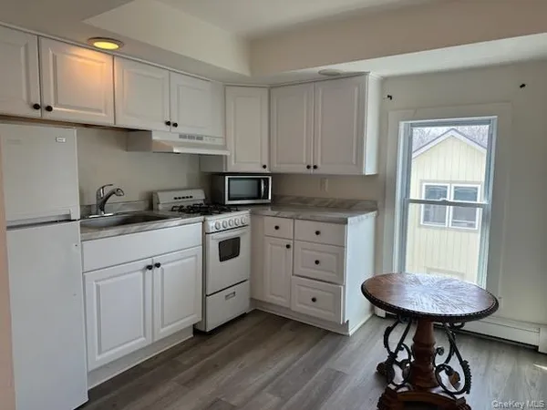 $1,650 | 17 West Street, Unit 2, Warwick, NY 10990