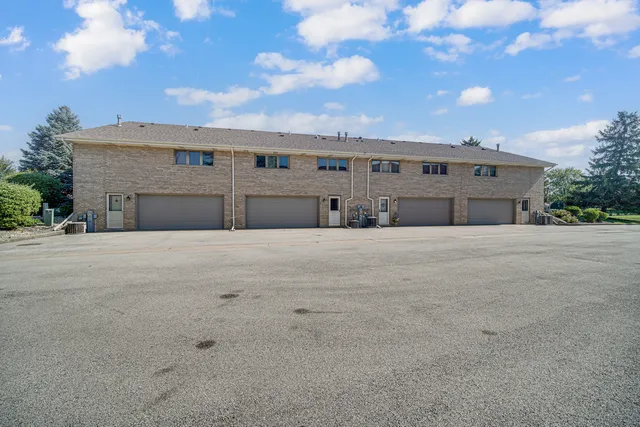 $294,500 | 10935 California Court, Unit 185, Orland Park, IL 60467