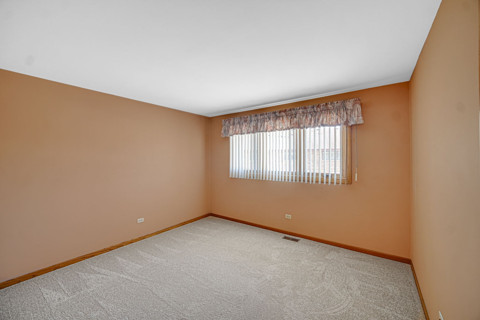10935 California Court, Unit 185 Orland Park, IL 60467 - Photo 9 of 14