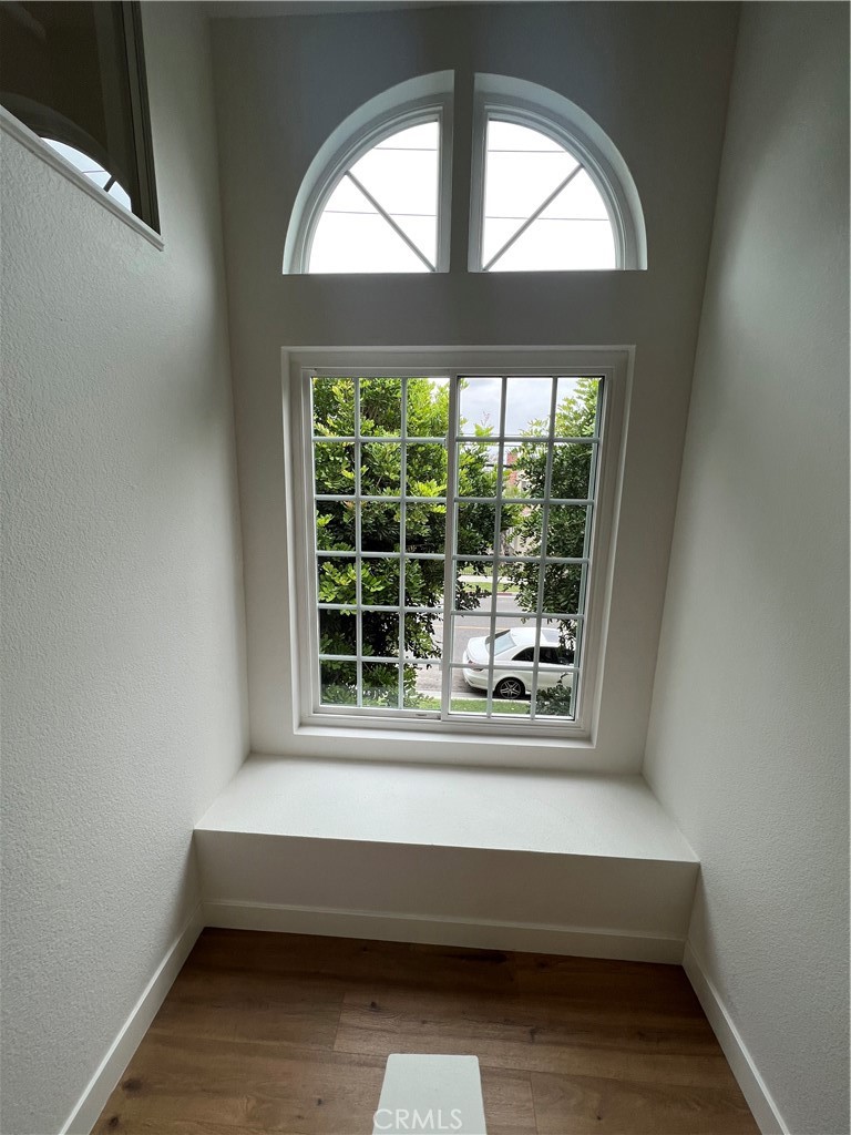 1731 East 68th Street Long Beach, CA 90805 - Photo 15 of 27 a bathroom with a bathtub and window