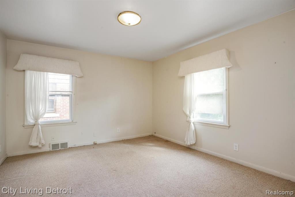 19600 Roslyn Road Detroit, MI 48221 - Photo 22 of 36