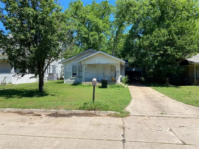 $77,500 | 111 West Murray Street, Denison, TX 75021