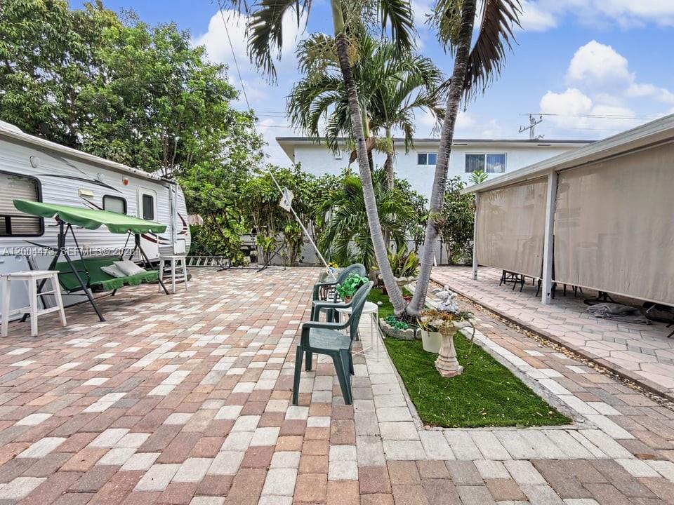 3554 Southwest 26th Street Miami, FL 33133 - Photo 19 of 25