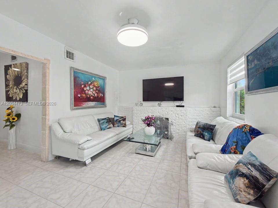 3554 Southwest 26th Street Miami, FL 33133 - Photo 4 of 25