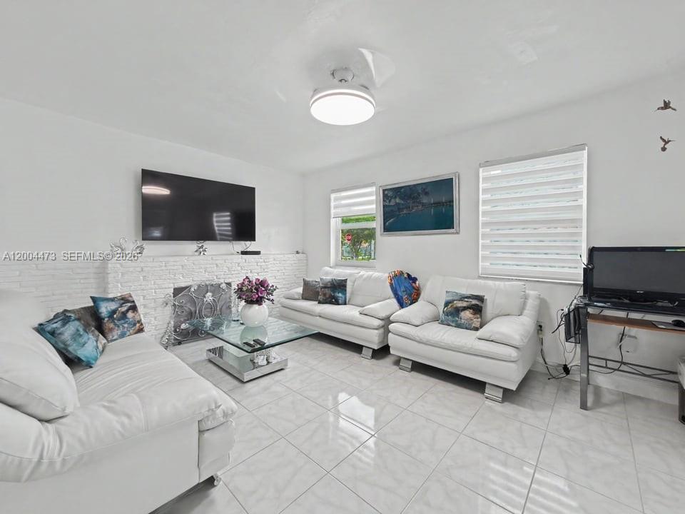 3554 Southwest 26th Street Miami, FL 33133 - Photo 5 of 25