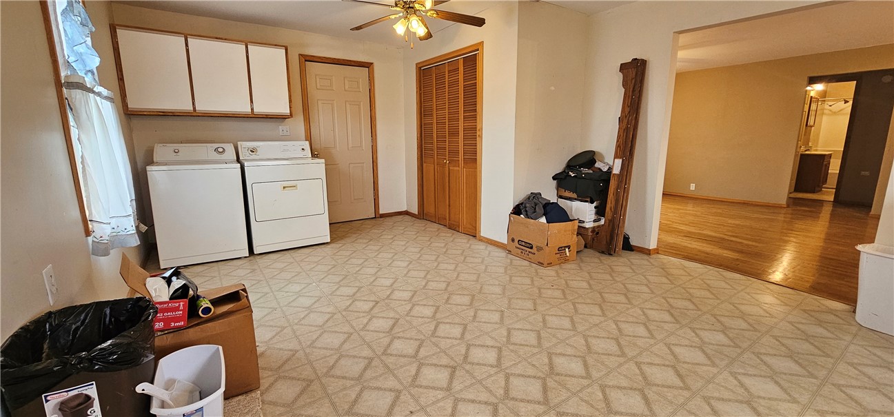 206 East Fifth Street St. Peter, IL 62880 - Photo 5 of 23 a view of a room with gym equipment