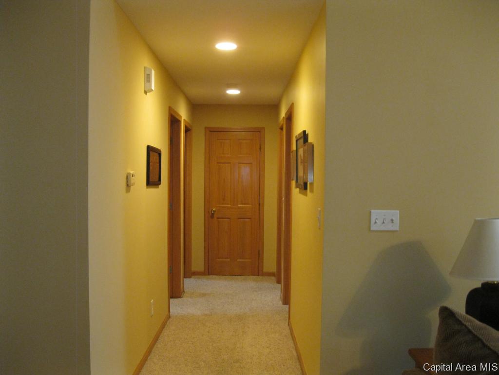 5012 Manhattan Drive Springfield, IL 62711 - Photo 11 of 30 Gallery Image 11