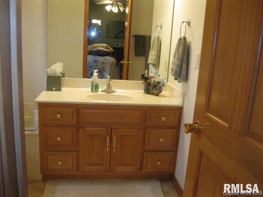 5012 Manhattan Drive Springfield, IL 62711 - Photo 15 of 30 Gallery Image 15