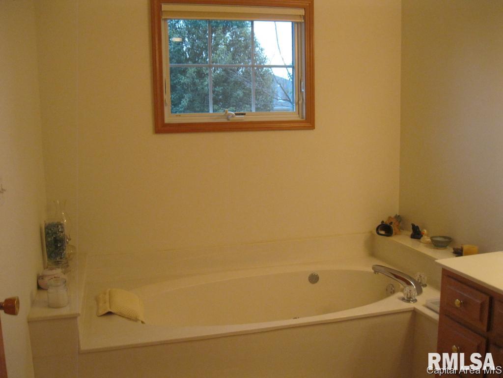 5012 Manhattan Drive Springfield, IL 62711 - Photo 16 of 30 Gallery Image 16