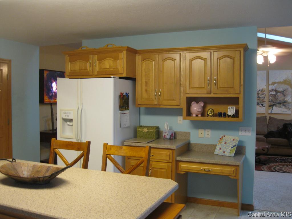 5012 Manhattan Drive Springfield, IL 62711 - Photo 5 of 30 Gallery Image 5