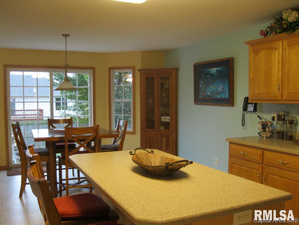 5012 Manhattan Drive Springfield, IL 62711 - Photo 6 of 30 Gallery Image 6