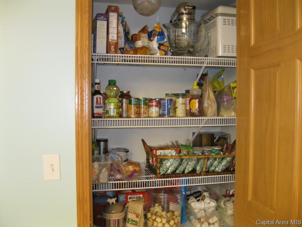 5012 Manhattan Drive Springfield, IL 62711 - Photo 8 of 30 Gallery Image 8