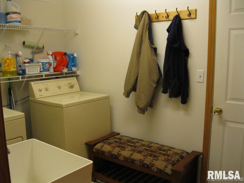 5012 Manhattan Drive Springfield, IL 62711 - Photo 10 of 30 Gallery Image 10