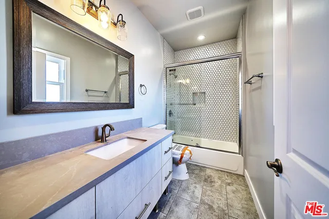 $5,400 | 1226 Meadowbrook Avenue, Los Angeles, CA 90019