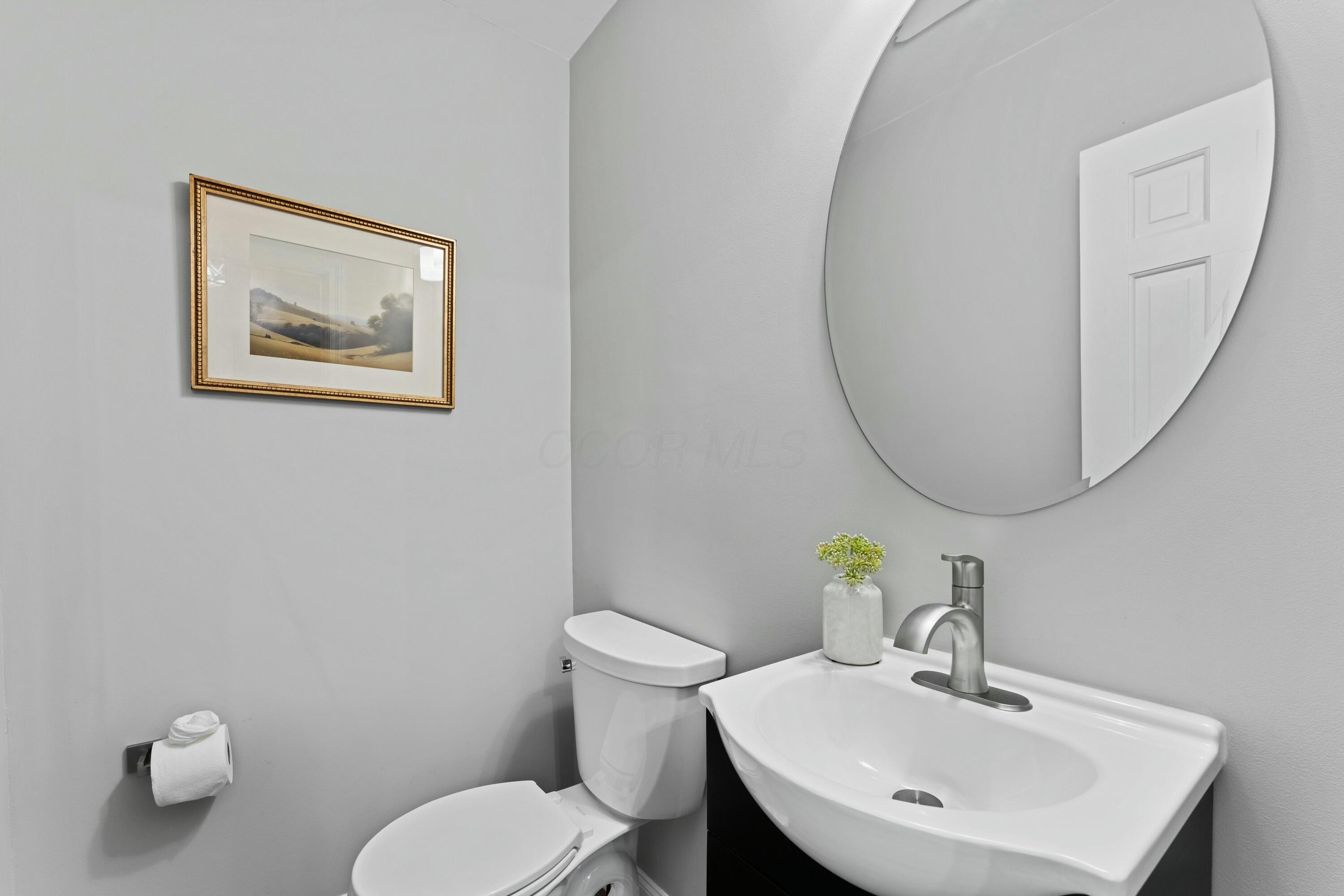 2597 York Road Upper Arlington, OH 43221 - Photo 27 of 71 Main Level Half Bathroom