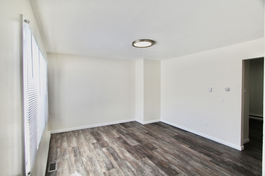36-38 Chester Street Springfield, MA 01105 - Photo 5 of 13 Gallery Image 5