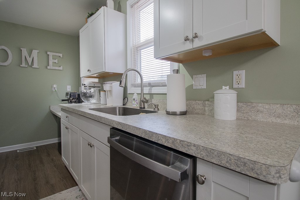1094 Piermont Road Cleveland, OH 44121 - Photo 15 of 38 Gallery Image 15