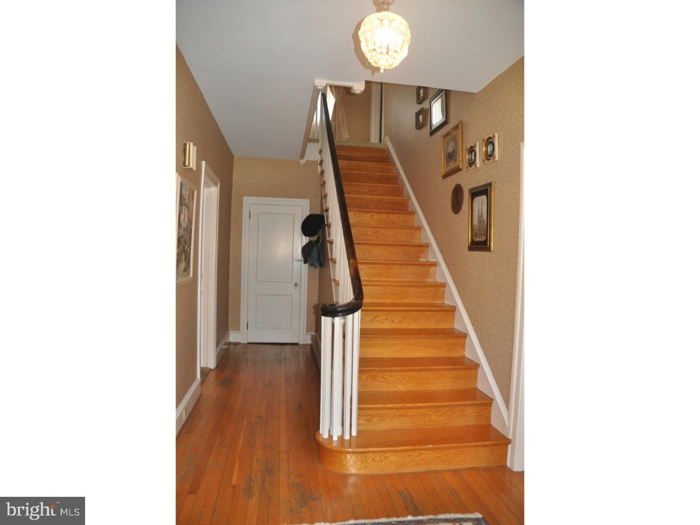 19 Llandaff Road Havertown, PA 19083 - Photo 2 of 24