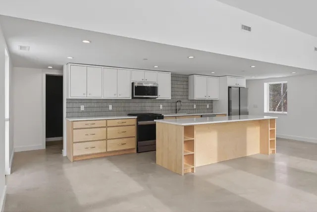 $995,000 | 24 Mattie Lane, Durham, ME 04222