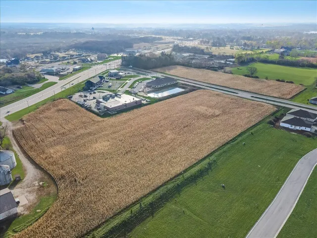 $1,175,000 | 83 Highway 83, Mukwonago, WI 53149