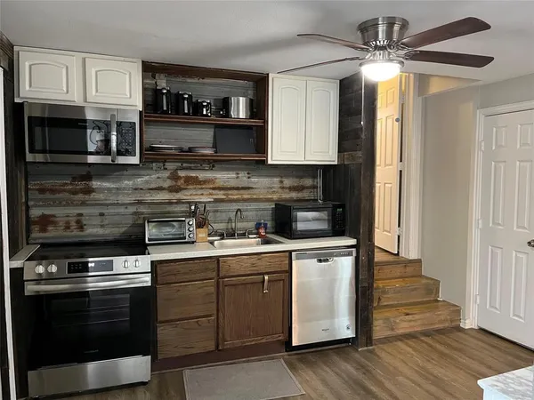 $3,250 | 4000 Winfield Avenue, Fort Worth, TX 76109