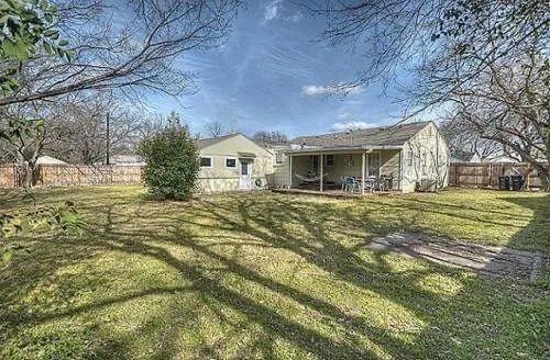 $3,250 | 4000 Winfield Avenue, Fort Worth, TX 76109