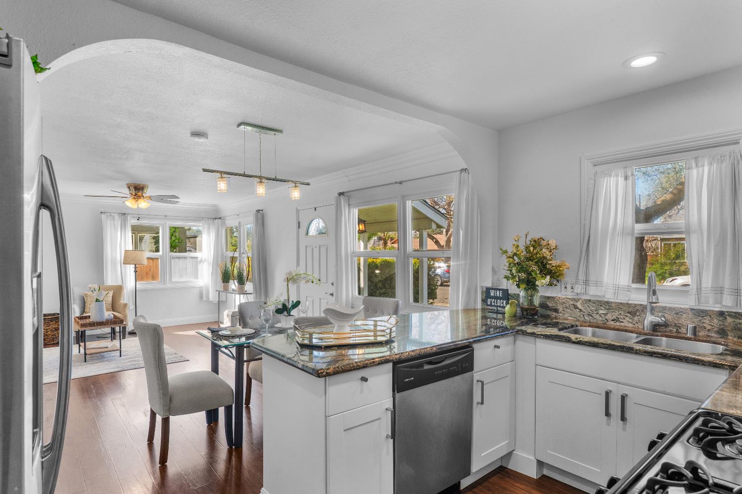 4201 56th Street Sacramento, CA 95820 - Photo 8 of 32