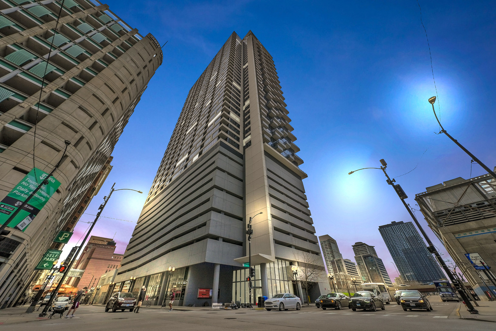 235 West Van Buren Street, Unit 3021 Chicago, IL 60607 - Photo 1 of 17