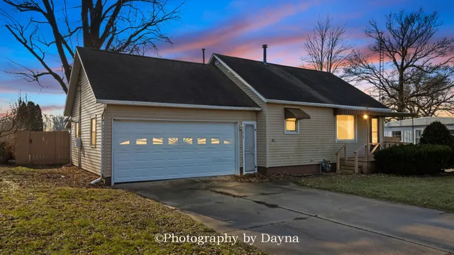 $94,900 | 317 Thomas Street, Martinton, IL 60951