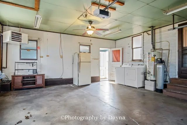 a view of a livingroom with furniture