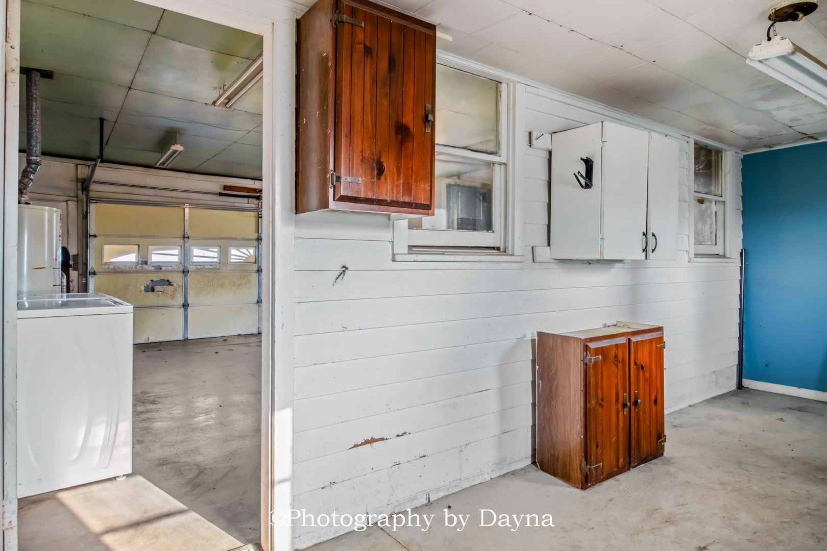 317 Thomas Street Martinton, IL 60951 - Photo 14 of 22 a view of cabinets and window