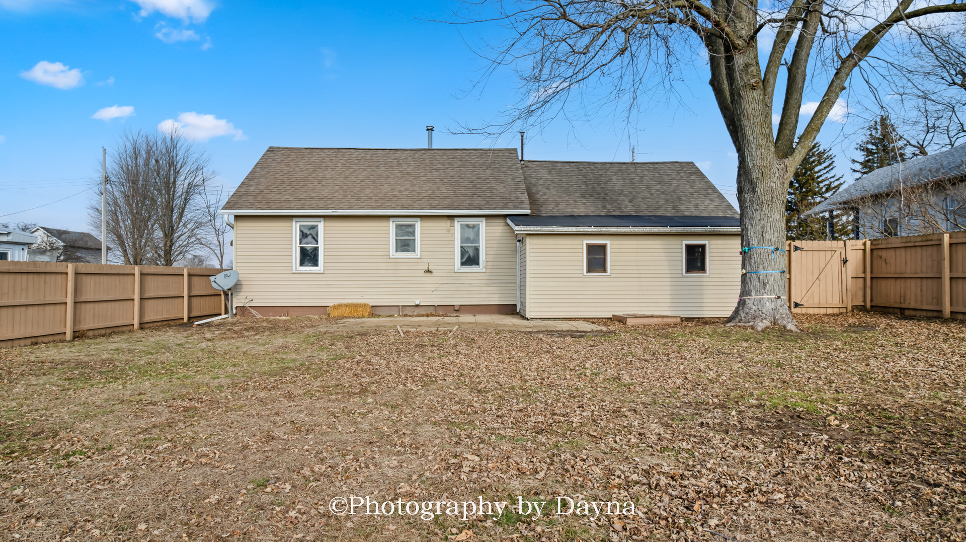 317 Thomas Street Martinton, IL 60951 - Photo 17 of 22 a house with a outdoor space
