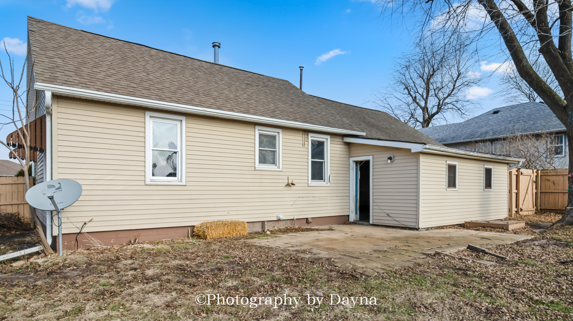 317 Thomas Street Martinton, IL 60951 - Photo 19 of 22 a backyard of a house