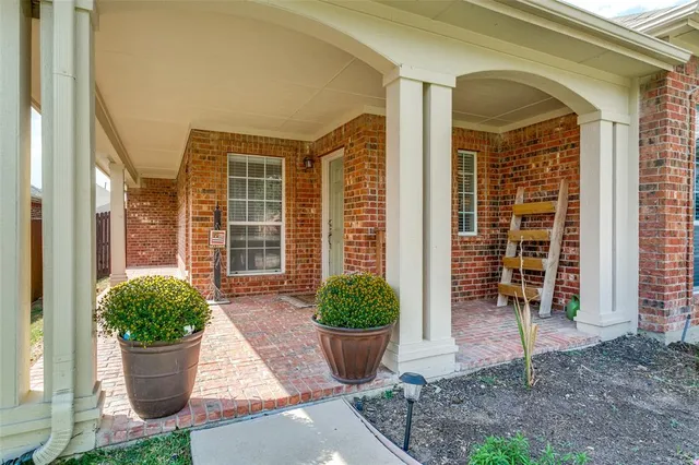 $365,000 | 10121 Ash Creek Lane, Fort Worth, TX 76177