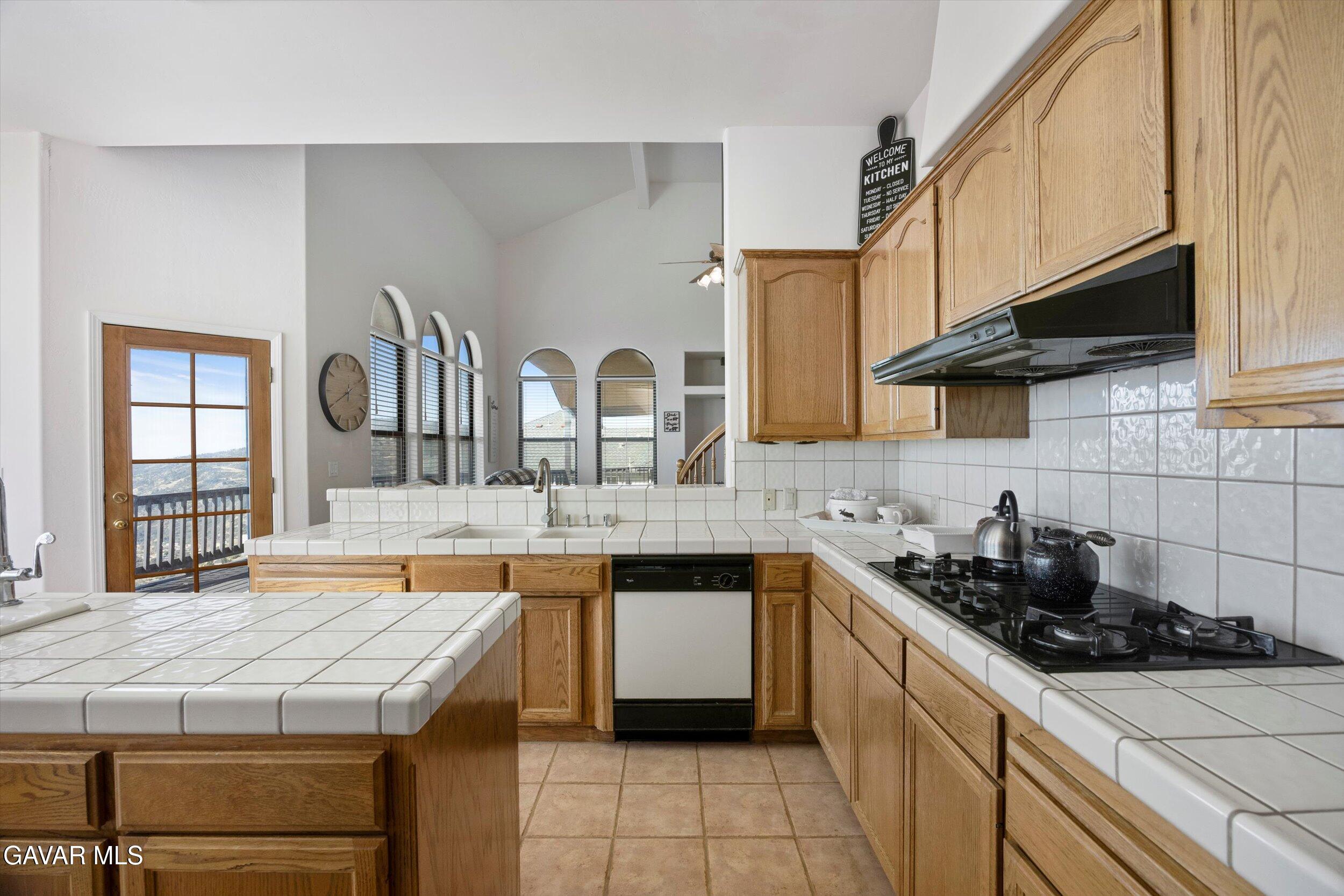 23901 El Rancho Drive Tehachapi, CA 93561 - Photo 12 of 34 13-Illuminate Photography - 23901 El Ran