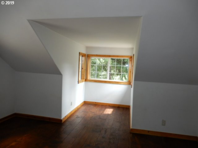 12900 North Myrtle Road Myrtle Creek, OR 97457 - Photo 12 of 18 Gallery Image 12