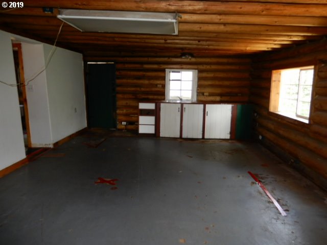 12900 North Myrtle Road Myrtle Creek, OR 97457 - Photo 4 of 18 Gallery Image 4