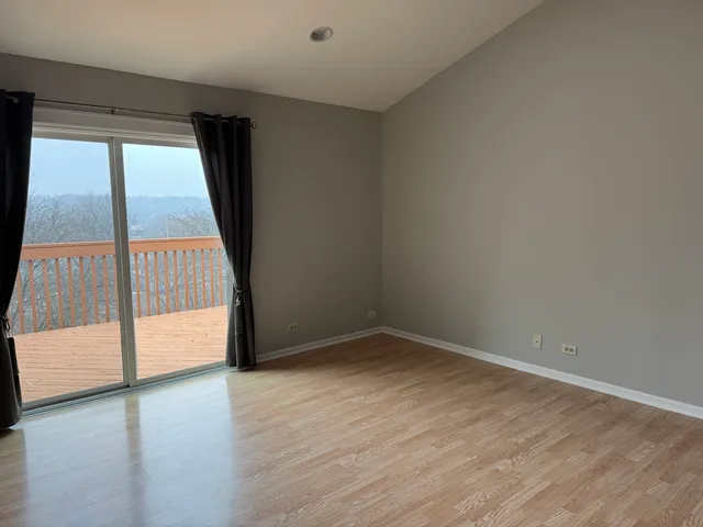 $2,500 | 924 Windstone Court, Unit 924, Lake In The Hills, IL 60156