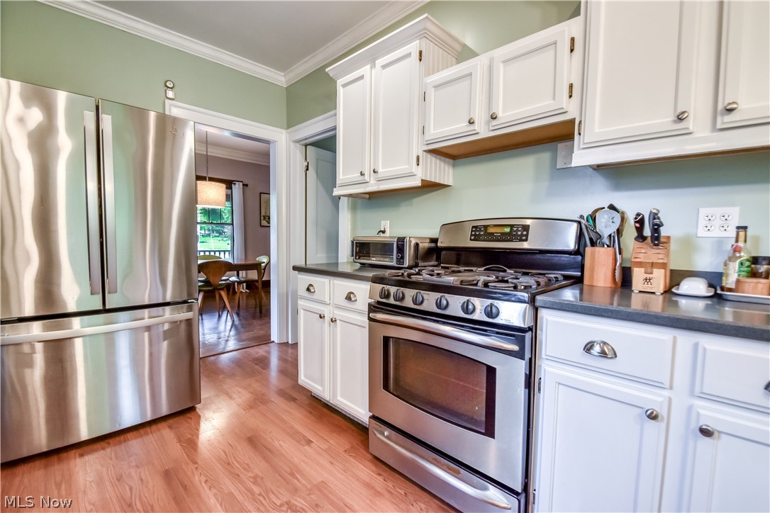 1220 Yellowstone Road Cleveland Heights, OH 44121 - Photo 7 of 34
