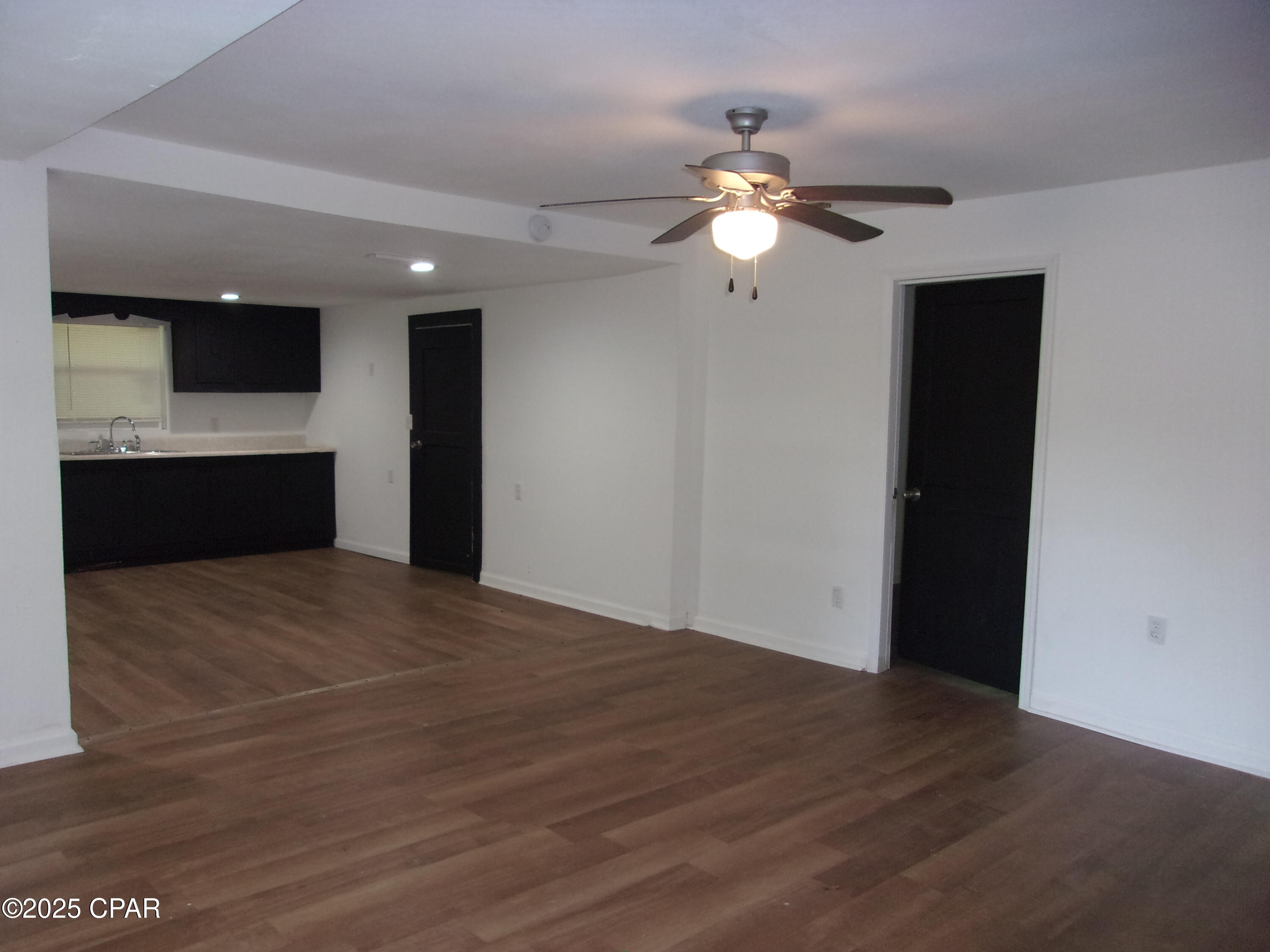 668 Wrights Creek Road Caryville, FL 32427 - Photo 3 of 33