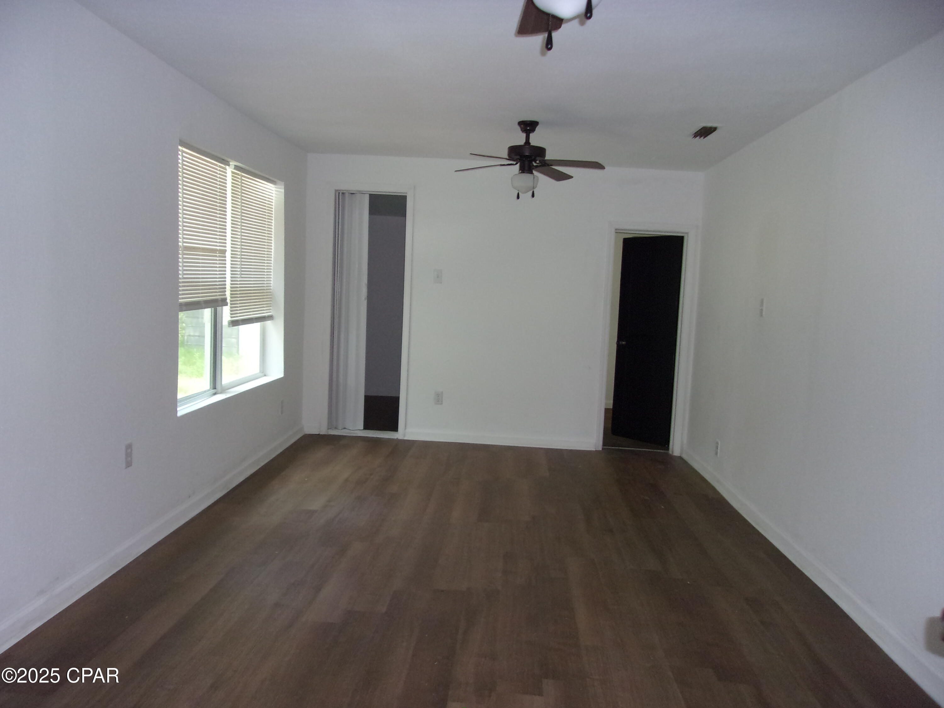 668 Wrights Creek Road Caryville, FL 32427 - Photo 4 of 33