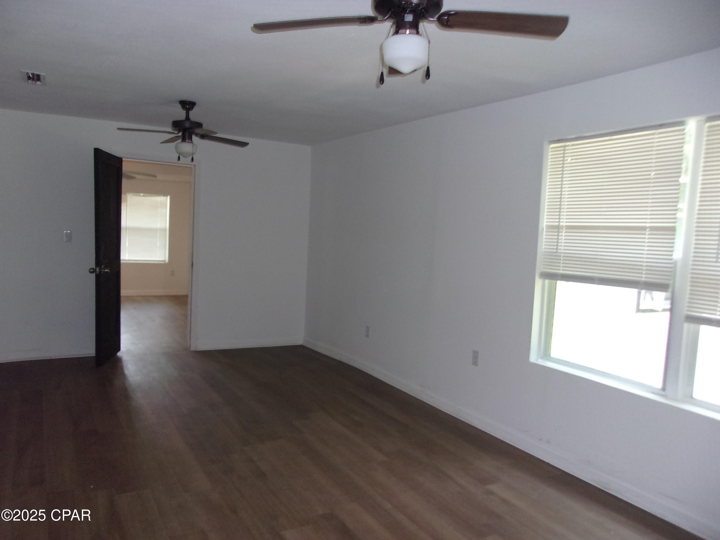 668 Wrights Creek Road Caryville, FL 32427 - Photo 6 of 33