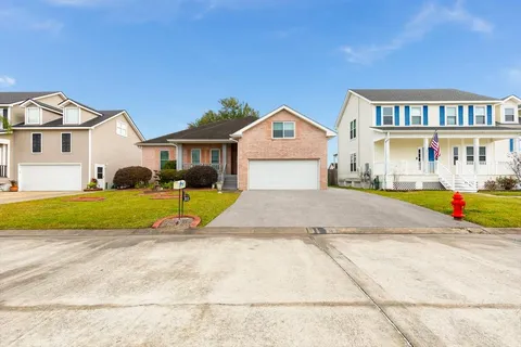 $340,000 | 311 Nottaway Drive, Destrehan, LA 70047