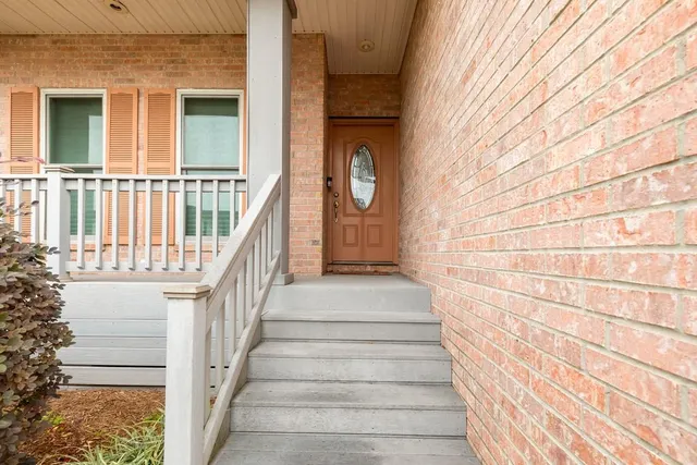 $340,000 | 311 Nottaway Drive, Destrehan, LA 70047