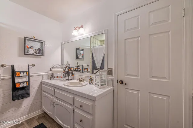 $615,000 | 41738 Shain Lane, Quartz Hill, CA 93536