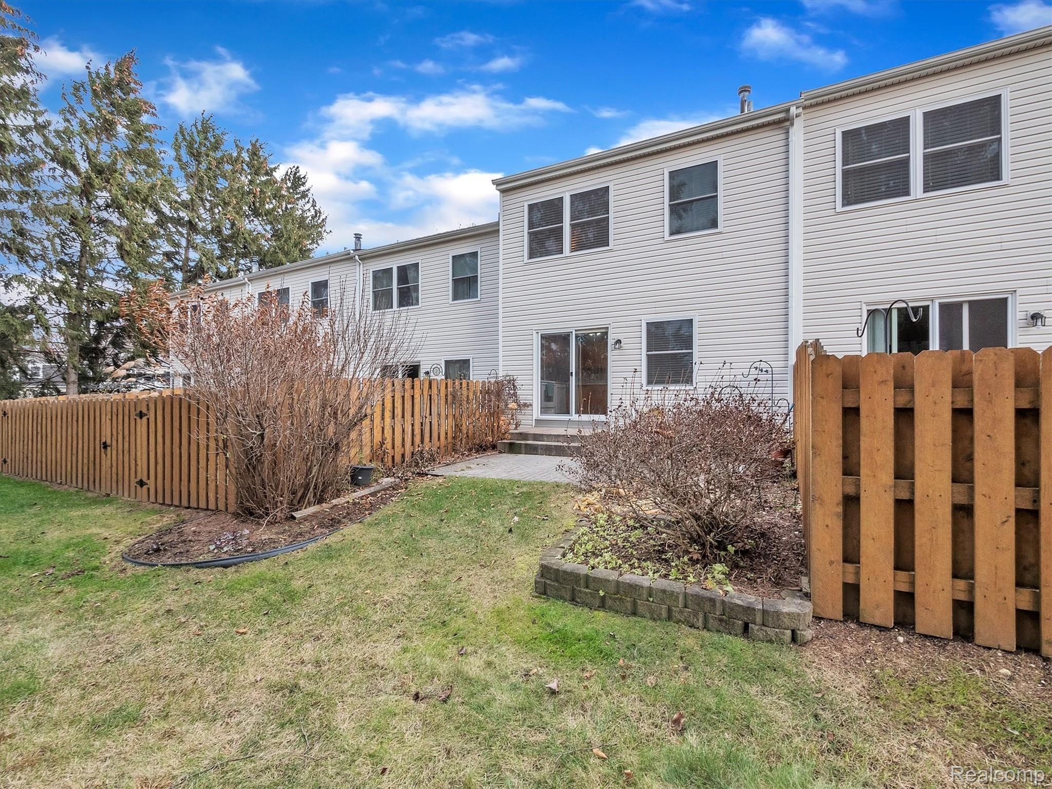 941 Medford Court Rochester, MI 48307 - Photo 31 of 32 32-941 Medford Ct-Windowstill Real Estate Photography-32.jpg