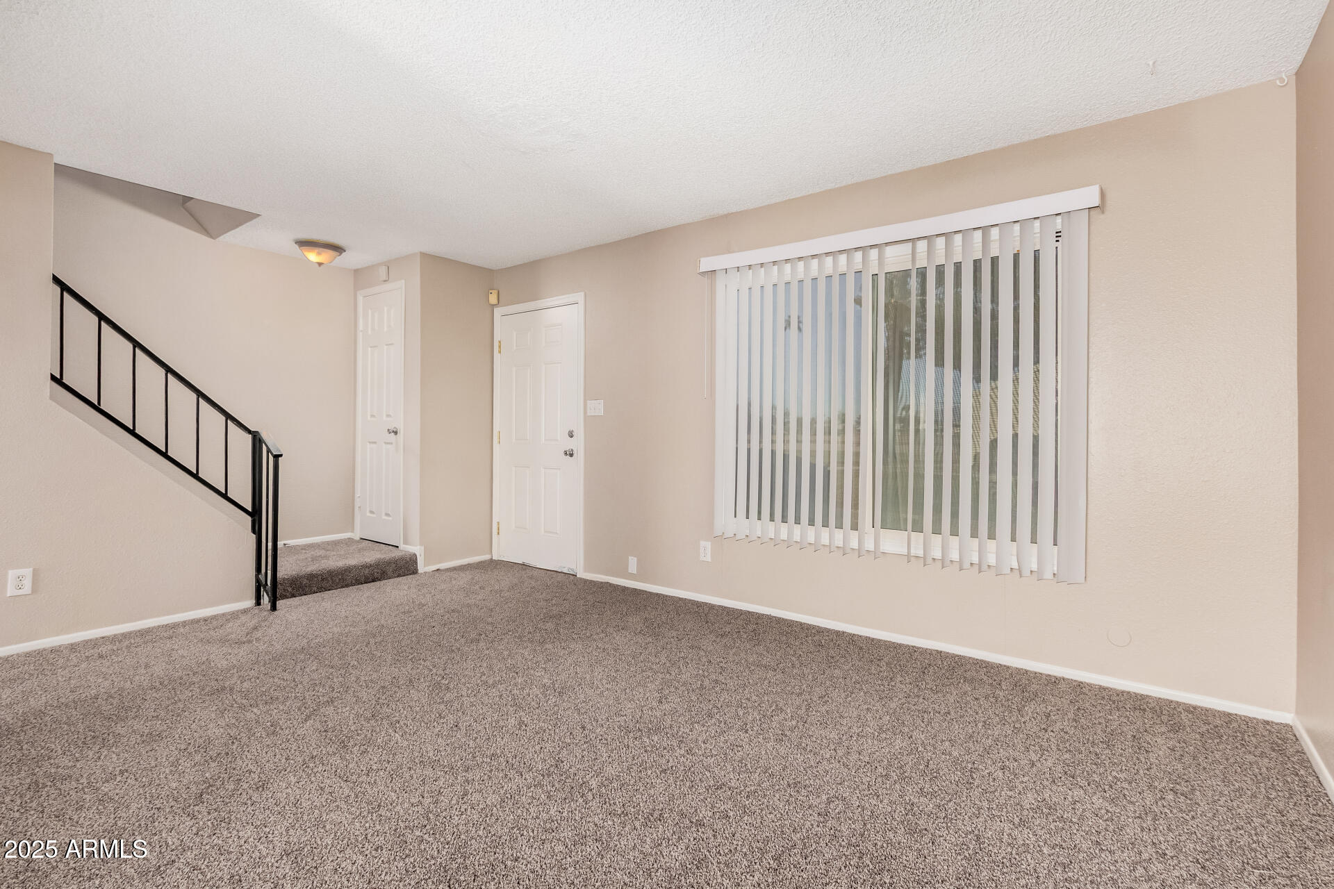 6556 South La Rosa Drive Tempe, AZ 85283 - Photo 3 of 22 04 La Rosa