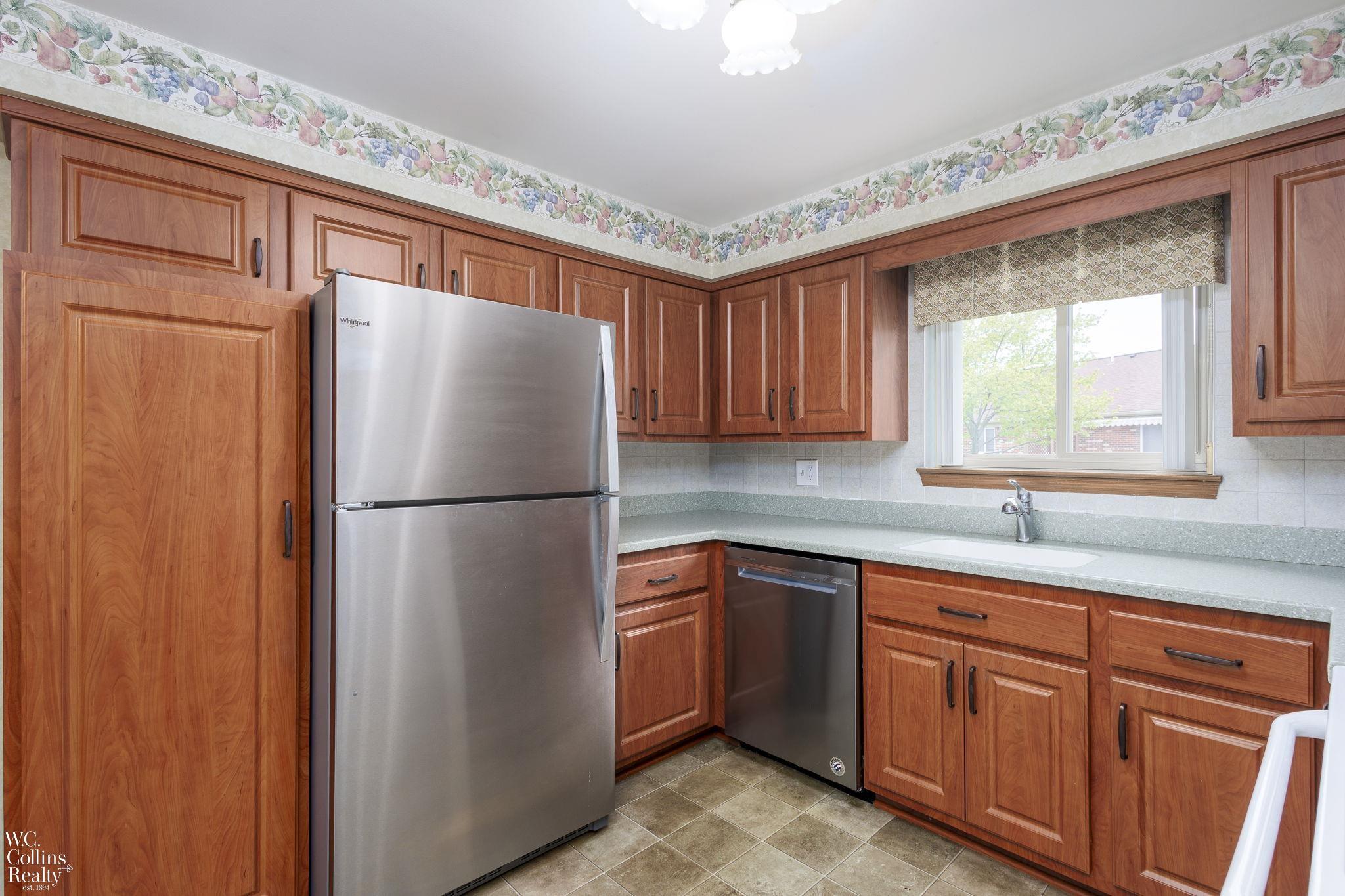34095 Mulvey Road Fraser, MI 48026 - Photo 13 of 35