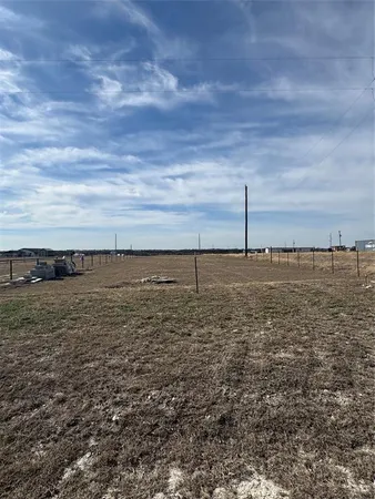 $280,000 | 215 Hill County Road 4434, Itasca, TX 76055